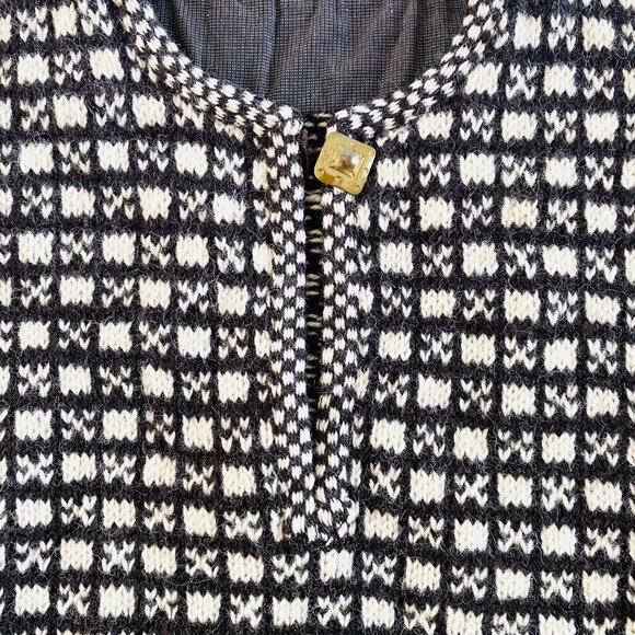 Handknit 100% wool Women's sweater Small Medium quality brown cream pull on - Picture 4 of 9